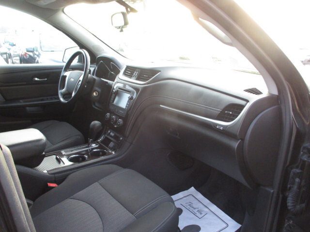 2015 Chevrolet Traverse in Oak Grove, MO 64075 - 18082525 10