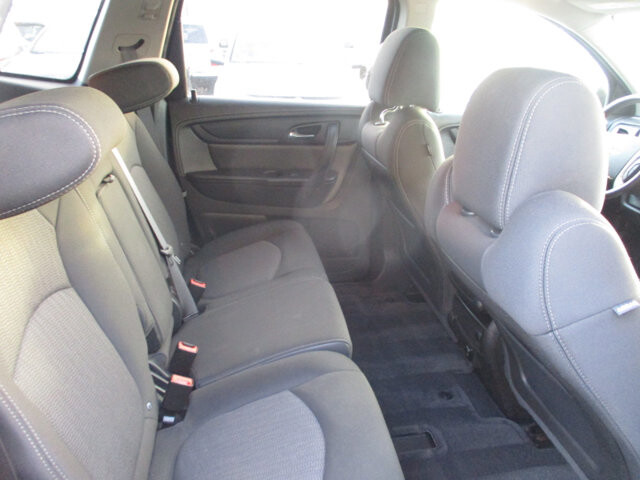 2015 Chevrolet Traverse in Oak Grove, MO 64075 - 18082525 12