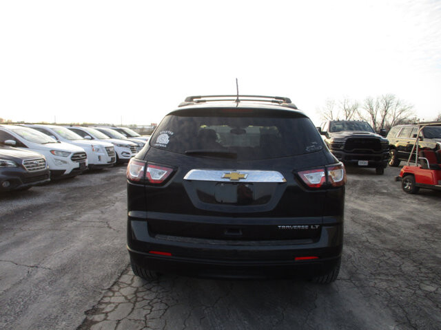 2015 Chevrolet Traverse in Oak Grove, MO 64075 - 18082525 6