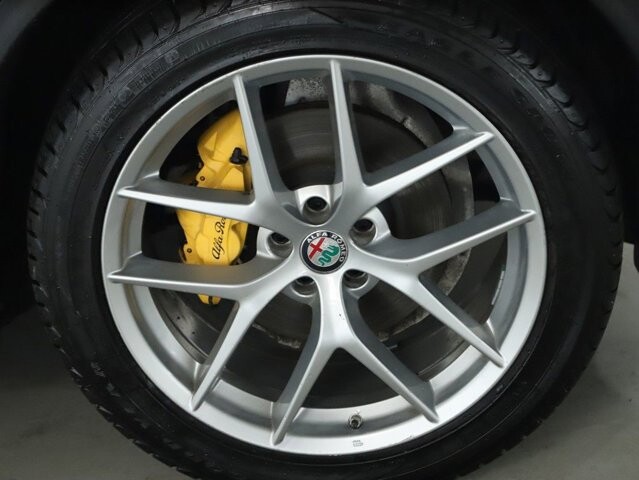 2018 Alfa Romeo Stelvio in Bedford, OH 44146 - 18082526 10