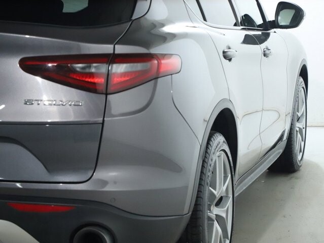 2018 Alfa Romeo Stelvio in Bedford, OH 44146 - 18082526 46