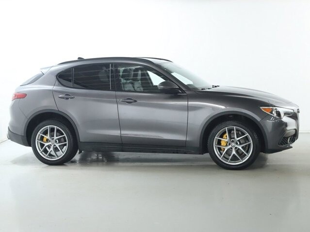 2018 Alfa Romeo Stelvio in Bedford, OH 44146 - 18082526 11