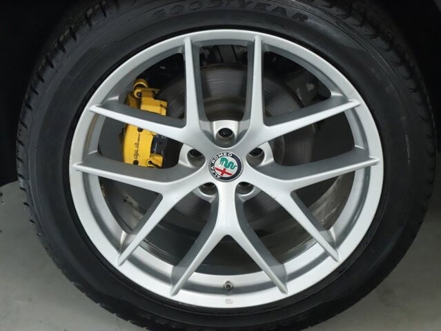 2018 Alfa Romeo Stelvio in Bedford, OH 44146 - 18082526 12