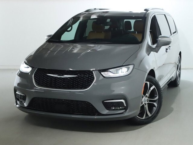 2022 Chrysler Pacifica in Bedford, OH 44146 - 18082528 3