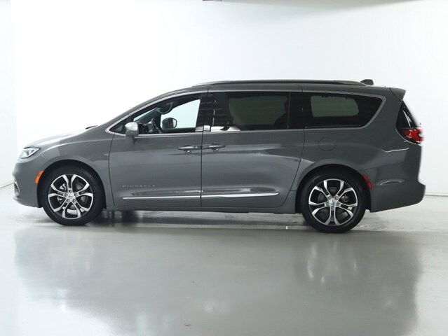 2022 Chrysler Pacifica in Bedford, OH 44146 - 18082528 50