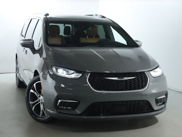 2022 Chrysler Pacifica in Bedford, OH 44146 - 18082528 2