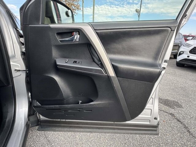 2018 Toyota RAV4 in Winchester, VA 22602 - 18082538 8