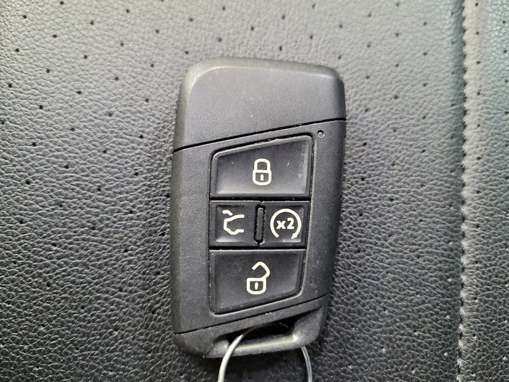 2022 Volkswagen Tiguan in Bakersfield, CA 93309 - 18082552 32