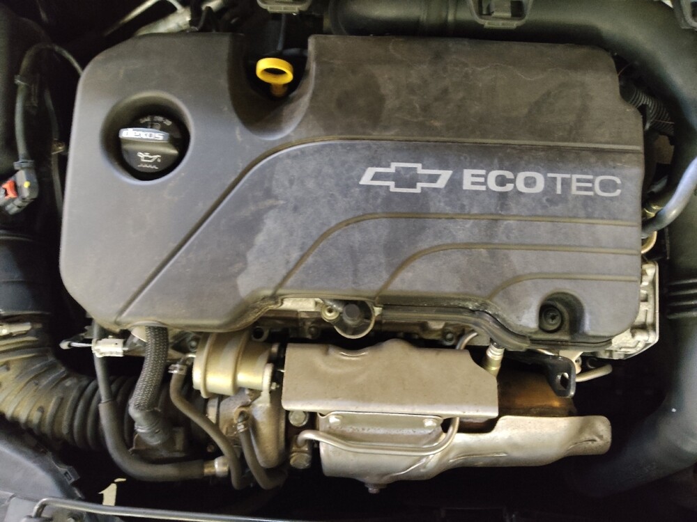 2018 Chevrolet Cruze in Raleigh, NC 27604 - 18082619 30