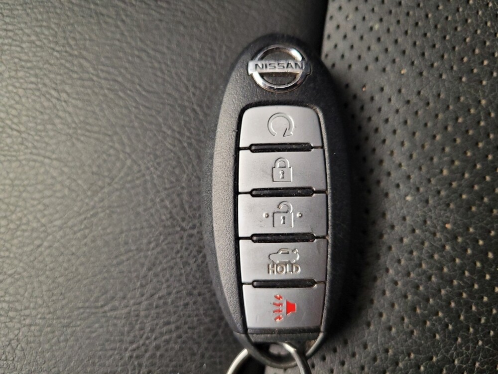 2018 Nissan Maxima in Miamisburg, OH 45342 - 18082645 32