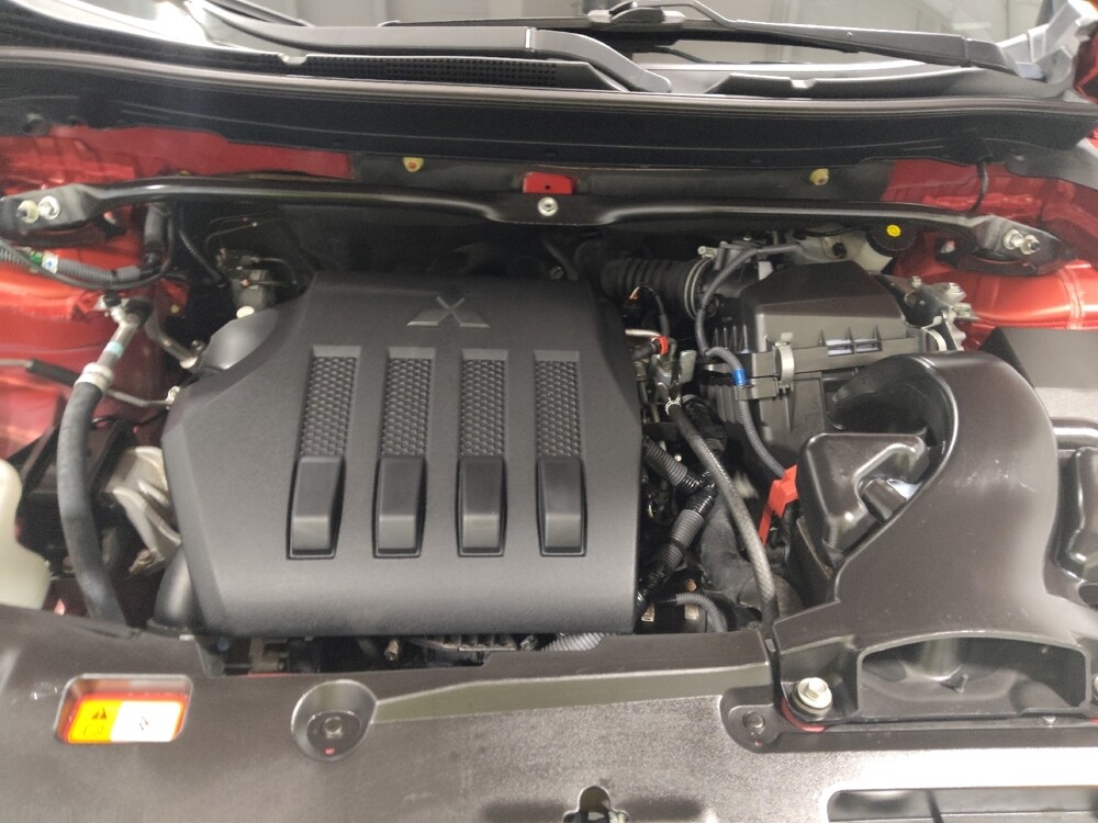 2018 Mitsubishi Eclipse Cross in Columbus, OH 43228 - 18082647 30