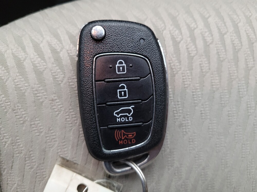 2017 Hyundai Santa Fe in Maple Heights, OH 44137 - 18082651 32