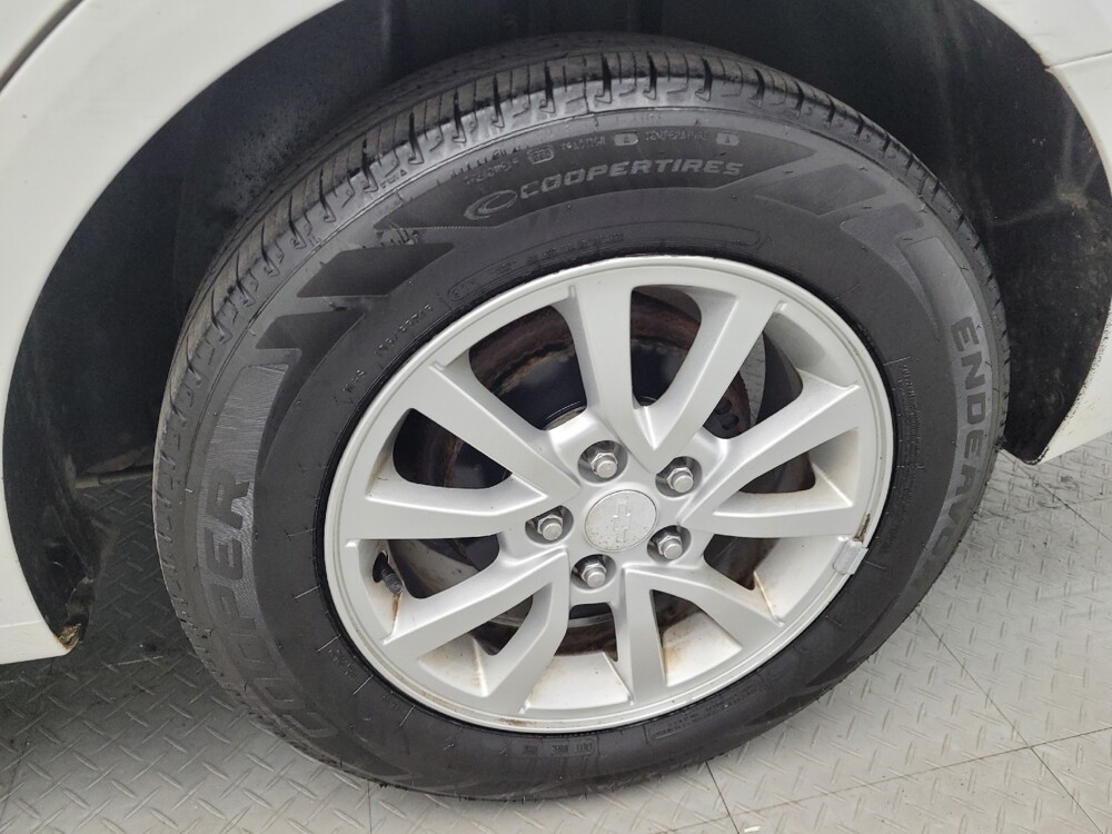 2018 Chevrolet Sonic in Louisville, KY 40258 - 18082652 31