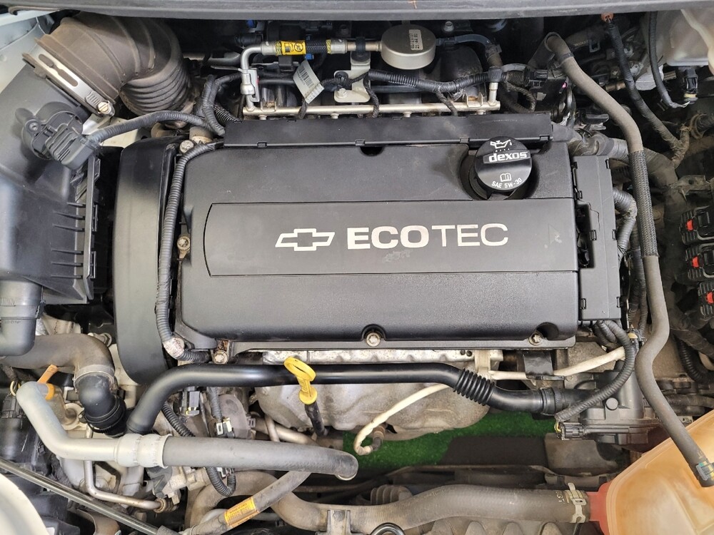 2018 Chevrolet Sonic in Louisville, KY 40258 - 18082652 30