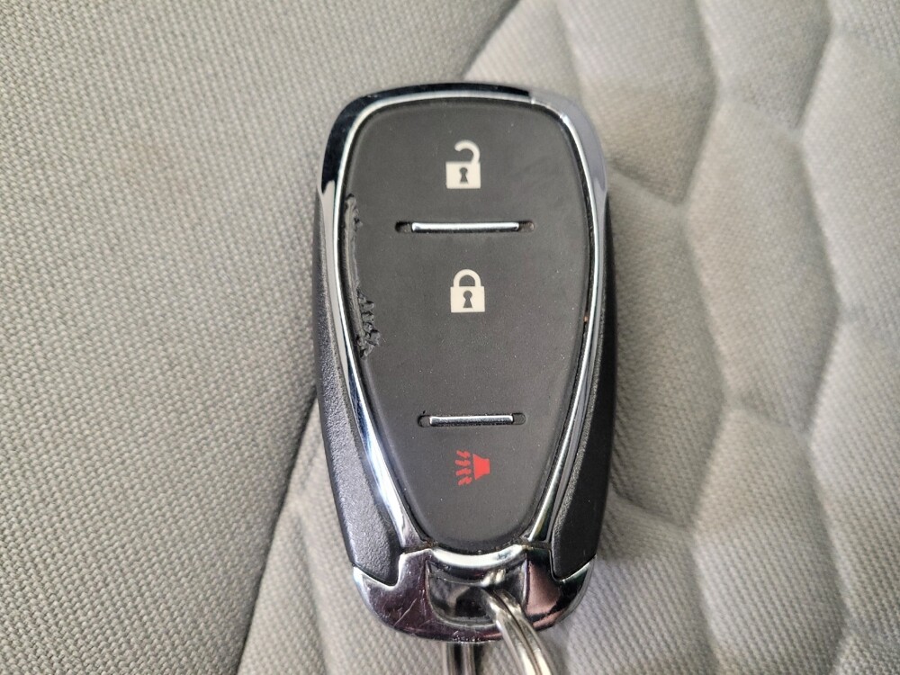 2020 Chevrolet Equinox in Maple Heights, OH 44137 - 18082653 32