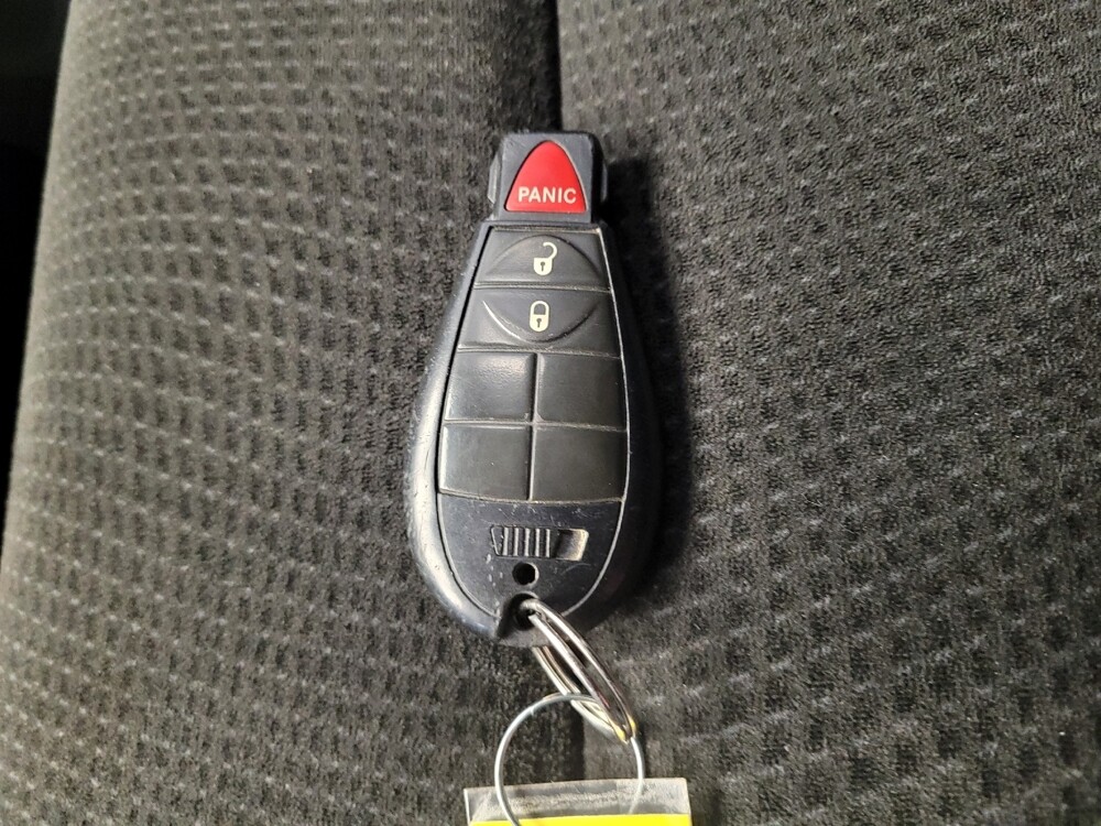 2016 Dodge Grand Caravan in Maple Heights, OH 44137 - 18082654 32