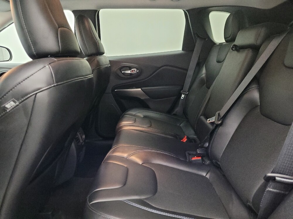 2020 Jeep Cherokee in St. Louis, MO 63136 - 18082677 18