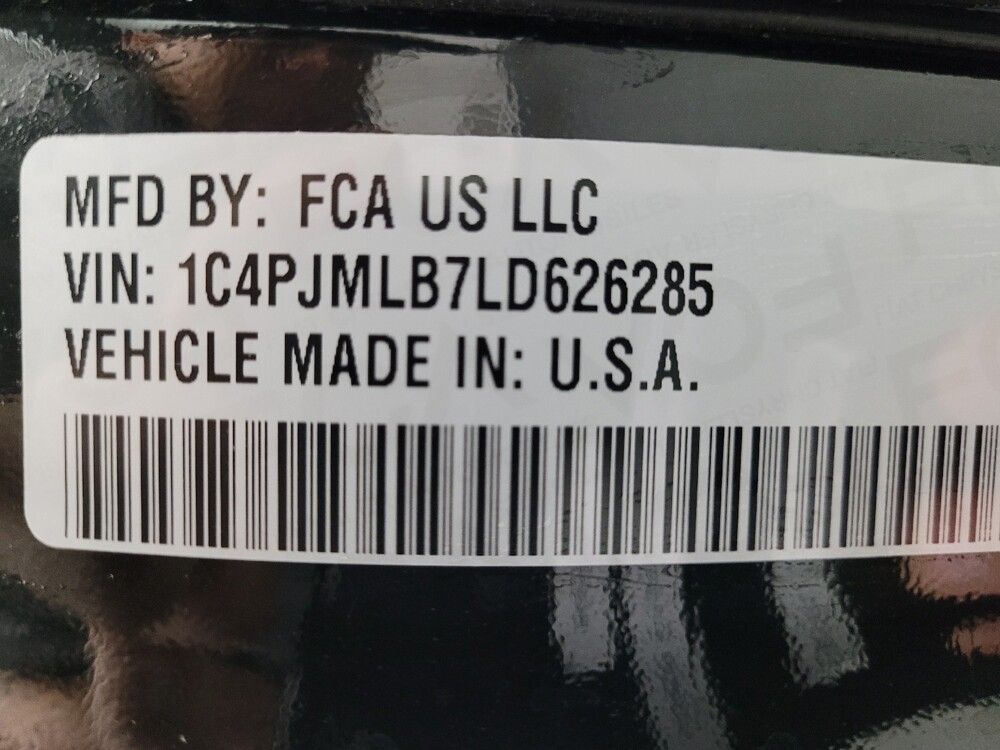 2020 Jeep Cherokee in St. Louis, MO 63136 - 18082677 33