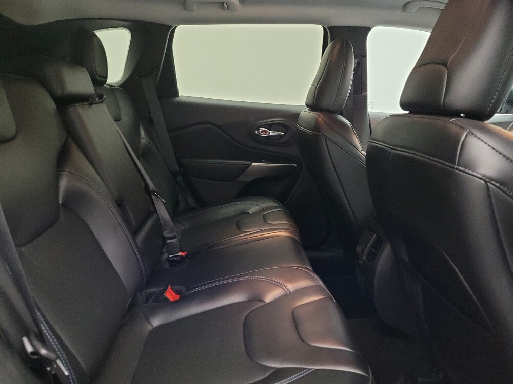 2020 Jeep Cherokee in St. Louis, MO 63136 - 18082677 19