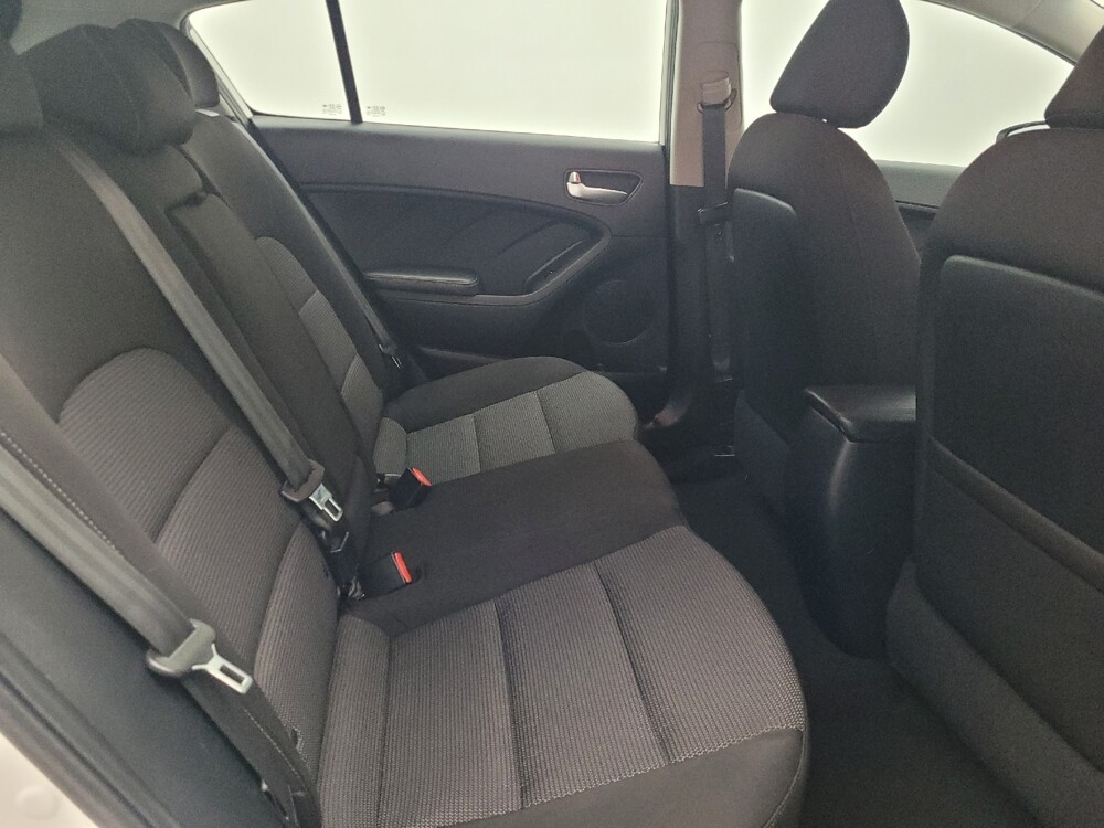 2017 Kia Forte in Gainesville, FL 32609 - 18082684 19