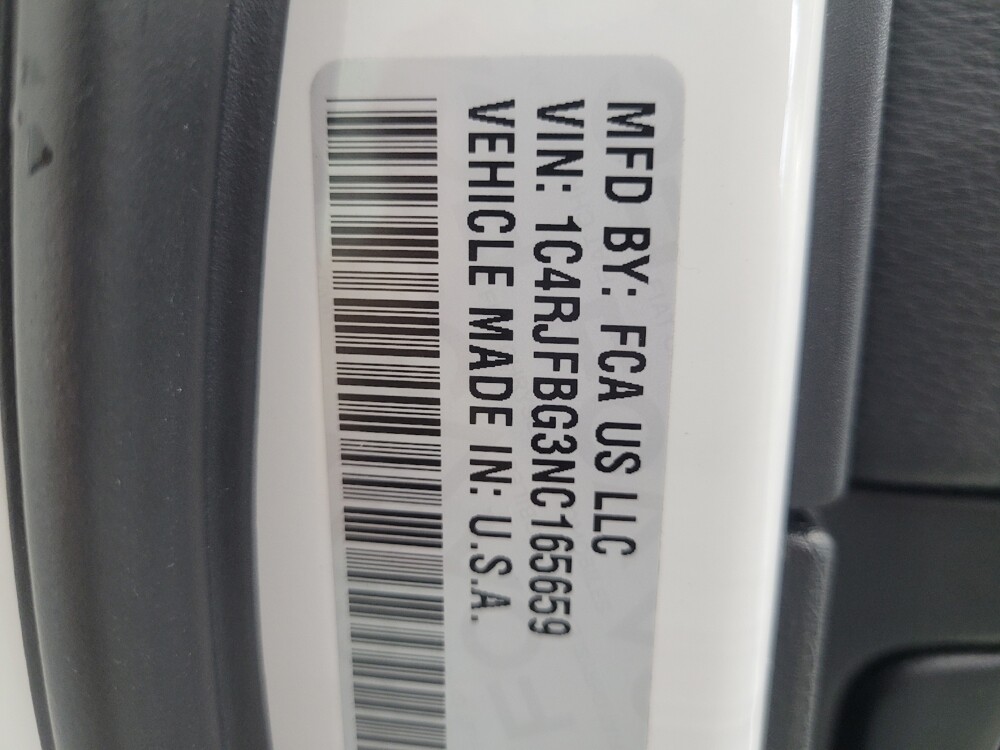 2022 Jeep Grand Cherokee in Ft Wayne, IN 46805 - 18082697 33