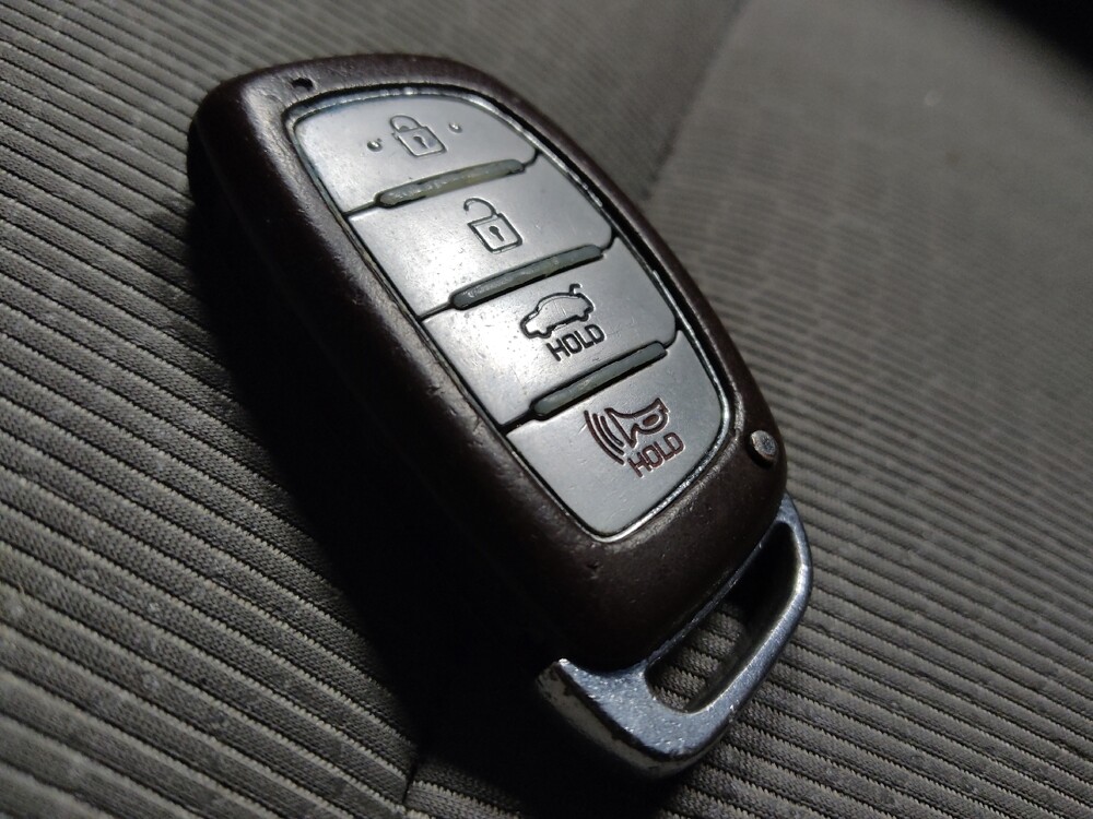 2017 Hyundai Elantra in Mesa, AZ 85210 - 18082700 32