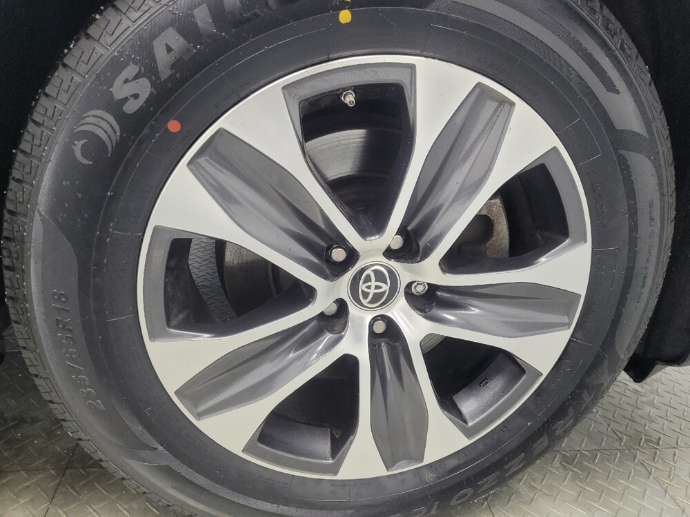 2022 Toyota Highlander in Ft Wayne, IN 46805 - 18082702 31