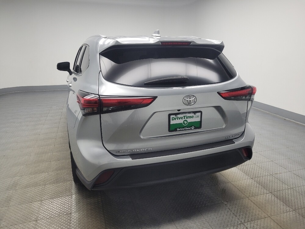 2022 Toyota Highlander in Ft Wayne, IN 46805 - 18082702 6