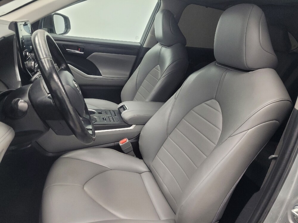 2022 Toyota Highlander in Ft Wayne, IN 46805 - 18082702 17