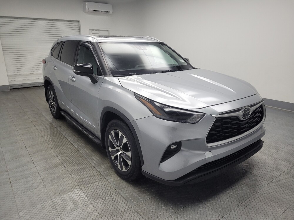 2022 Toyota Highlander in Ft Wayne, IN 46805 - 18082702 13