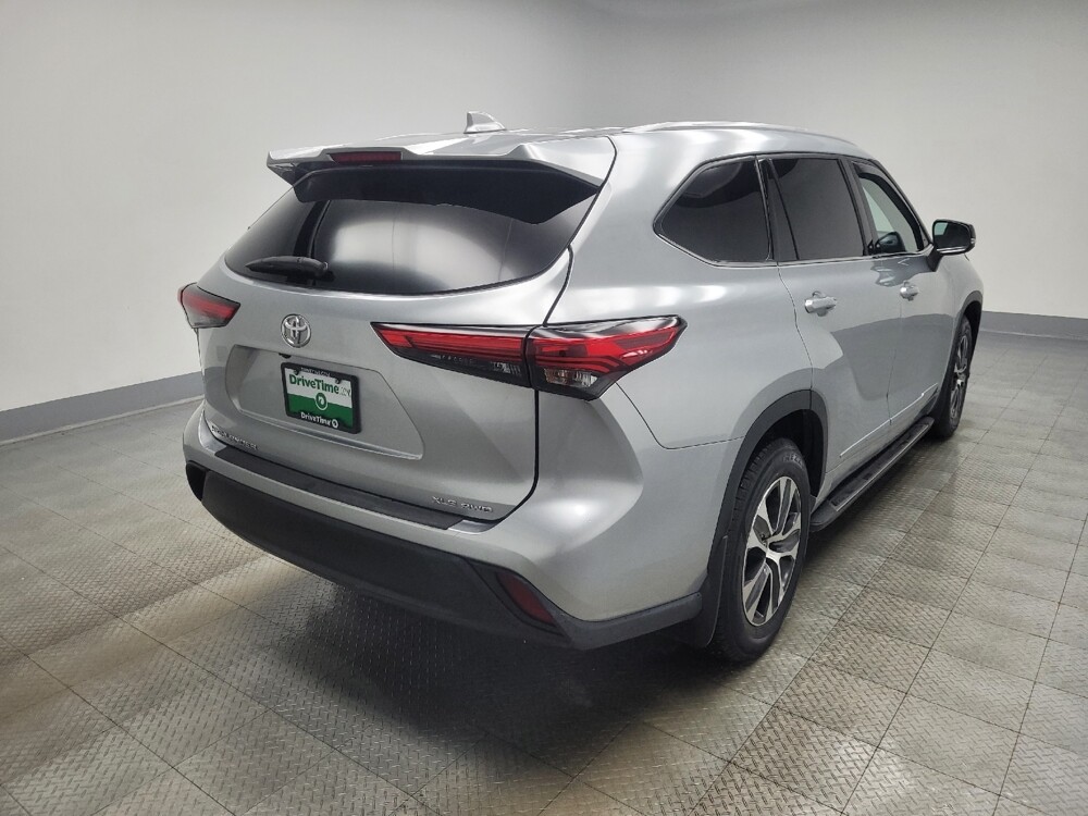 2022 Toyota Highlander in Ft Wayne, IN 46805 - 18082702 9