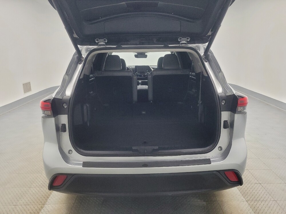 2022 Toyota Highlander in Ft Wayne, IN 46805 - 18082702 29