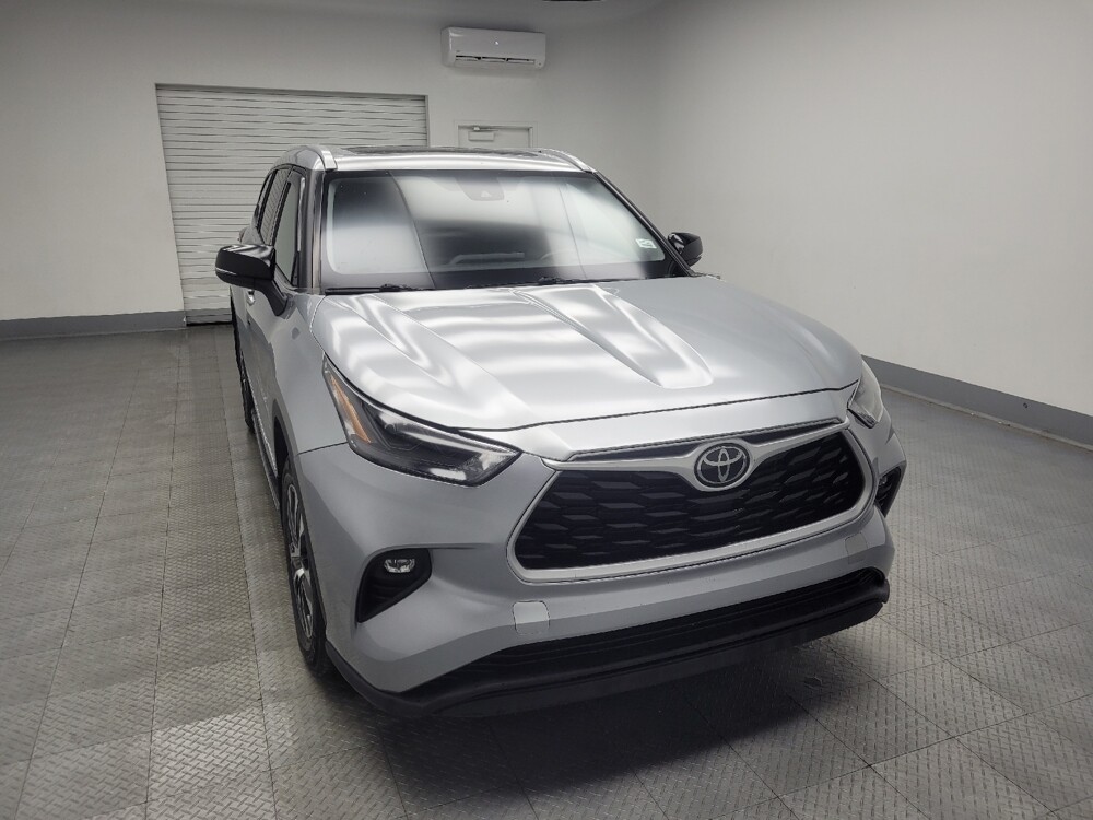2022 Toyota Highlander in Ft Wayne, IN 46805 - 18082702 14
