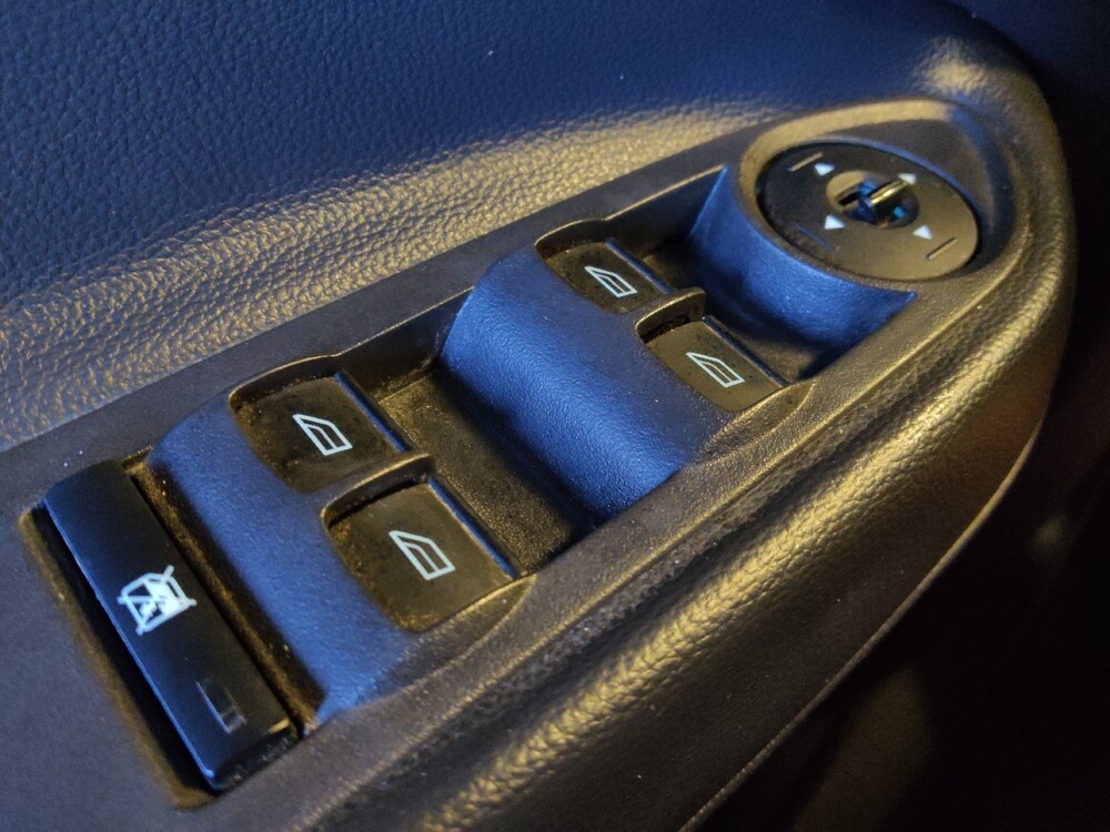 2018 Ford Escape in Glendale, AZ 85301 - 18082710 27