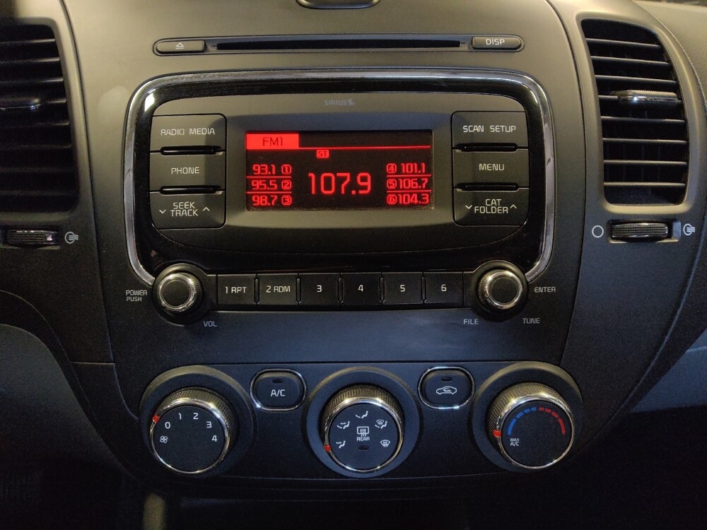 2017 Kia Forte in Glendale, AZ 85301 - 18082711 25