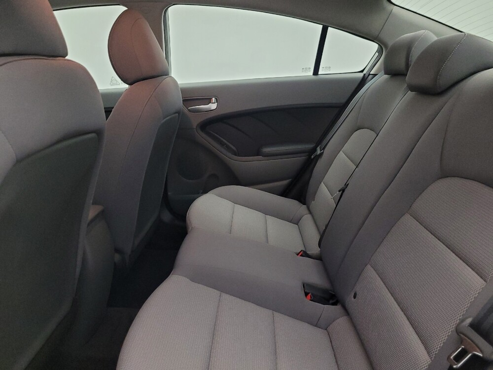 2017 Kia Forte in Glendale, AZ 85301 - 18082711 18