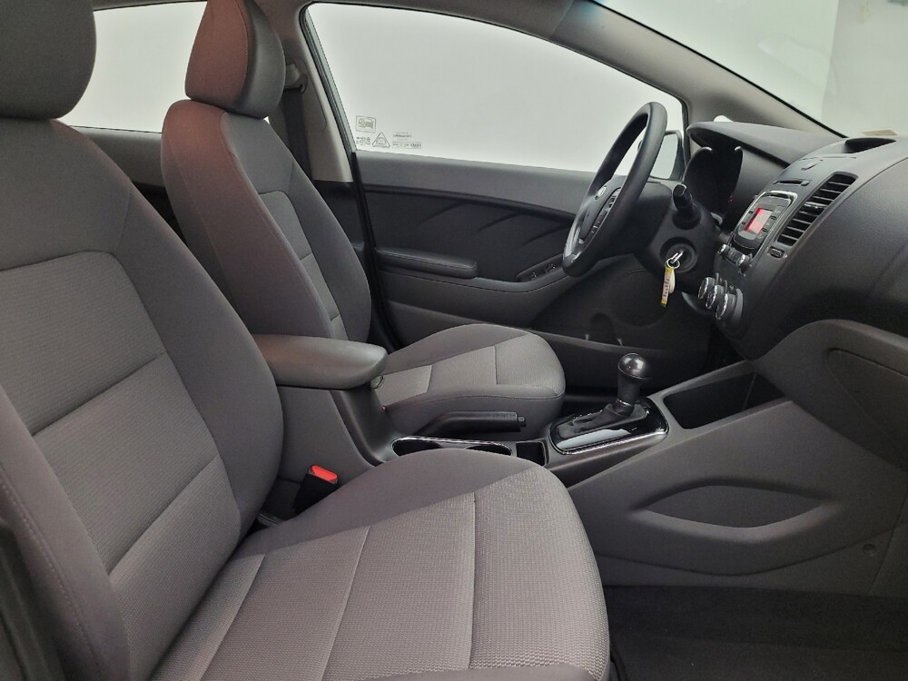 2017 Kia Forte in Glendale, AZ 85301 - 18082711 21