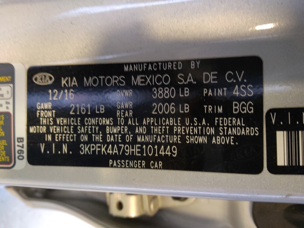 2017 Kia Forte in Glendale, AZ 85301 - 18082711 33