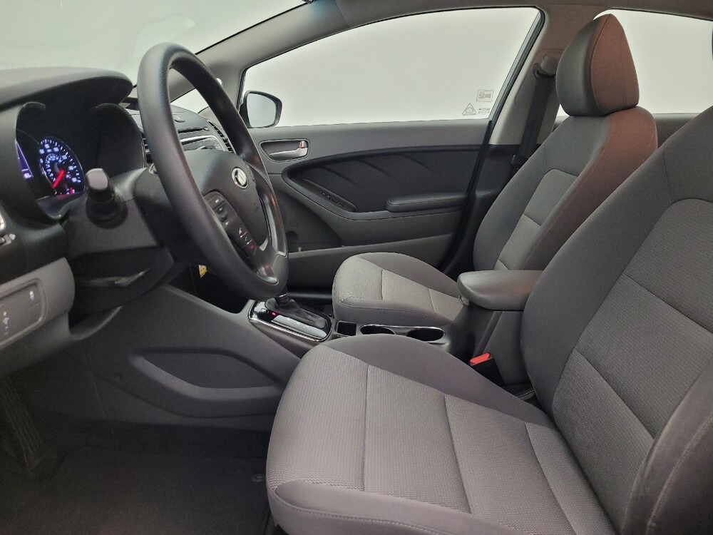 2017 Kia Forte in Glendale, AZ 85301 - 18082711 17