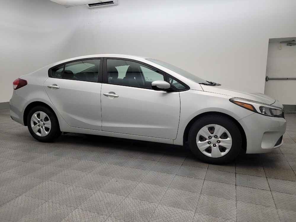 2017 Kia Forte in Glendale, AZ 85301 - 18082711 11