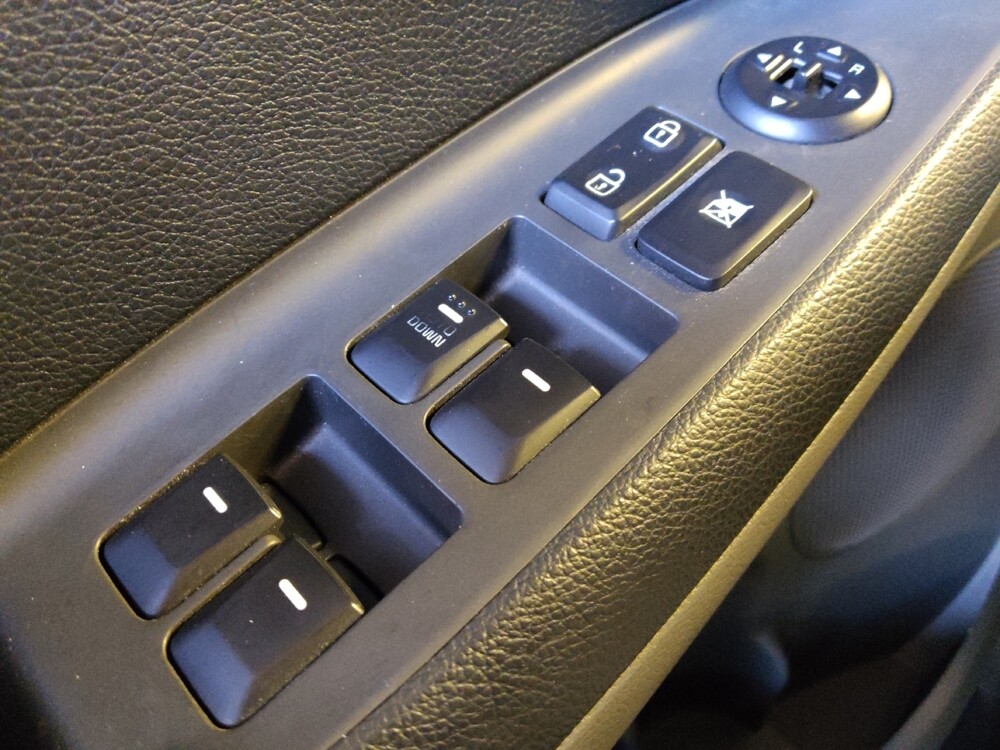 2017 Kia Forte in Glendale, AZ 85301 - 18082711 27