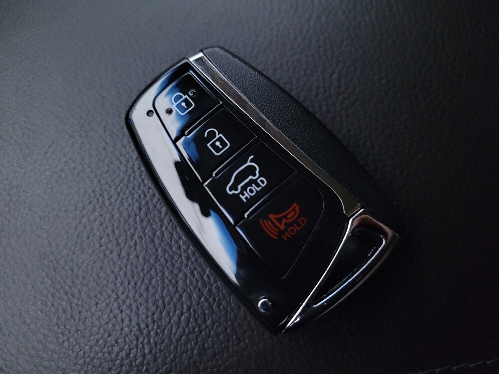 2017 Hyundai Santa Fe in Phoenix, AZ 85022 - 18082718 32