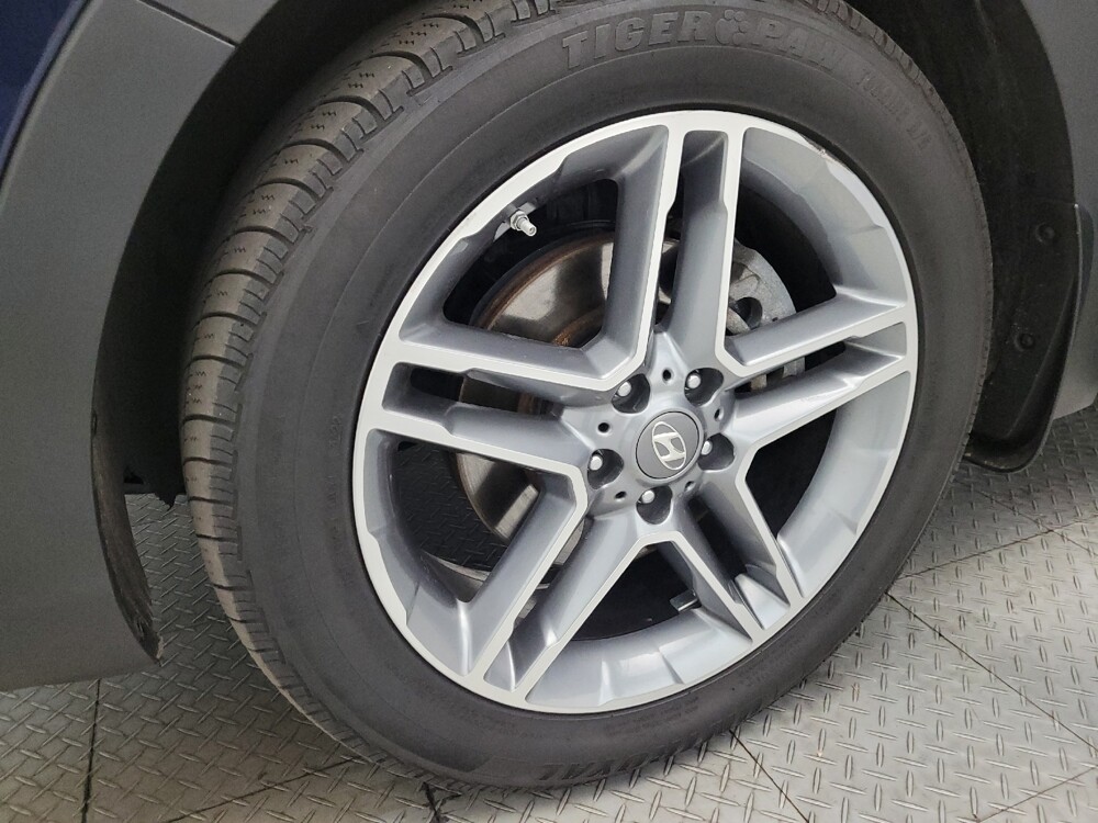 2017 Hyundai Santa Fe in Phoenix, AZ 85022 - 18082718 31