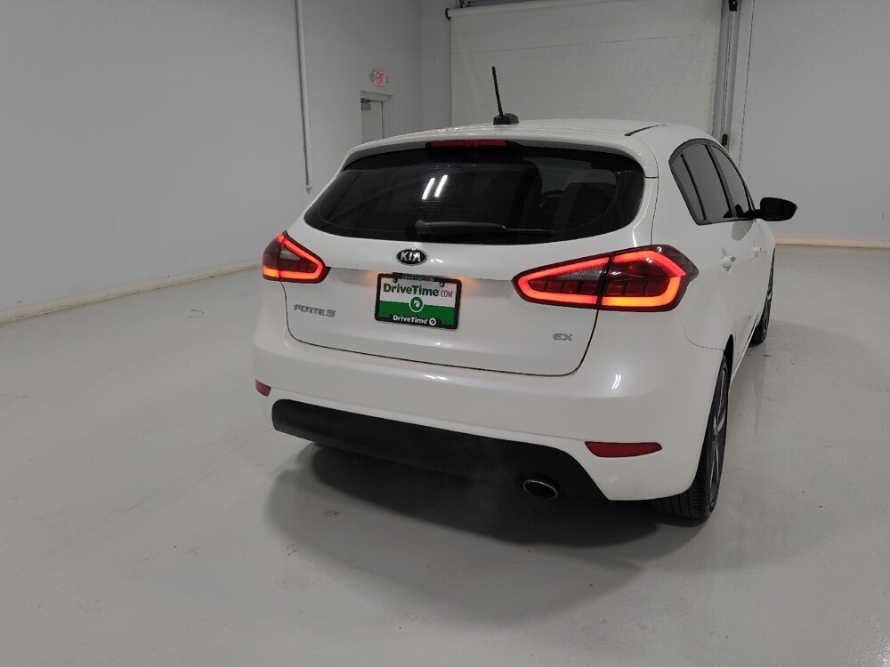 2017 Kia Forte in Columbus, OH 43228 - 18082735 7