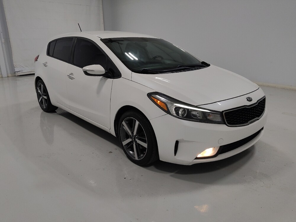 2017 Kia Forte in Columbus, OH 43228 - 18082735 13