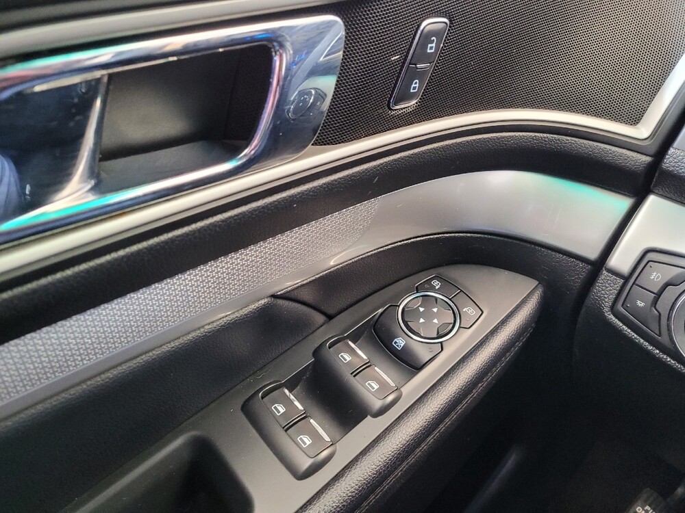 2017 Ford Explorer in Columbus, OH 43228 - 18082738 27