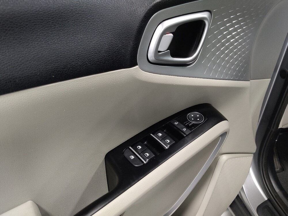 2022 Kia Soul in Columbus, OH 43228 - 18082740 27