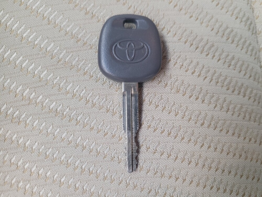 2016 Toyota Camry in Grand Rapids, MI 49508 - 18082742 32