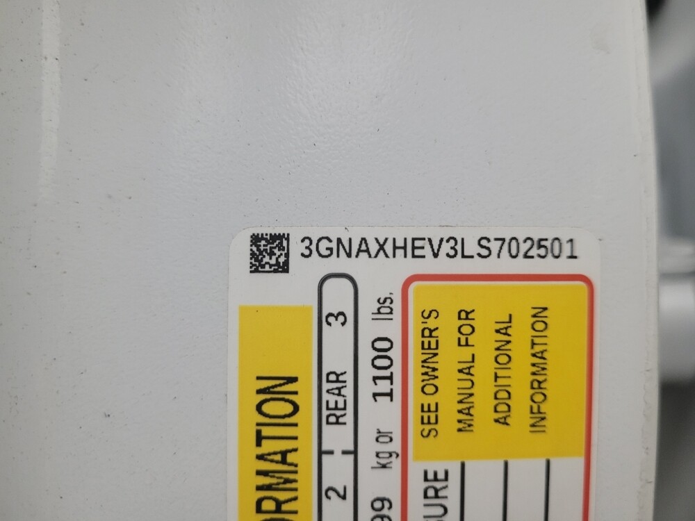 2020 Chevrolet Equinox in Eastpointe, MI 48021 - 18082745 33