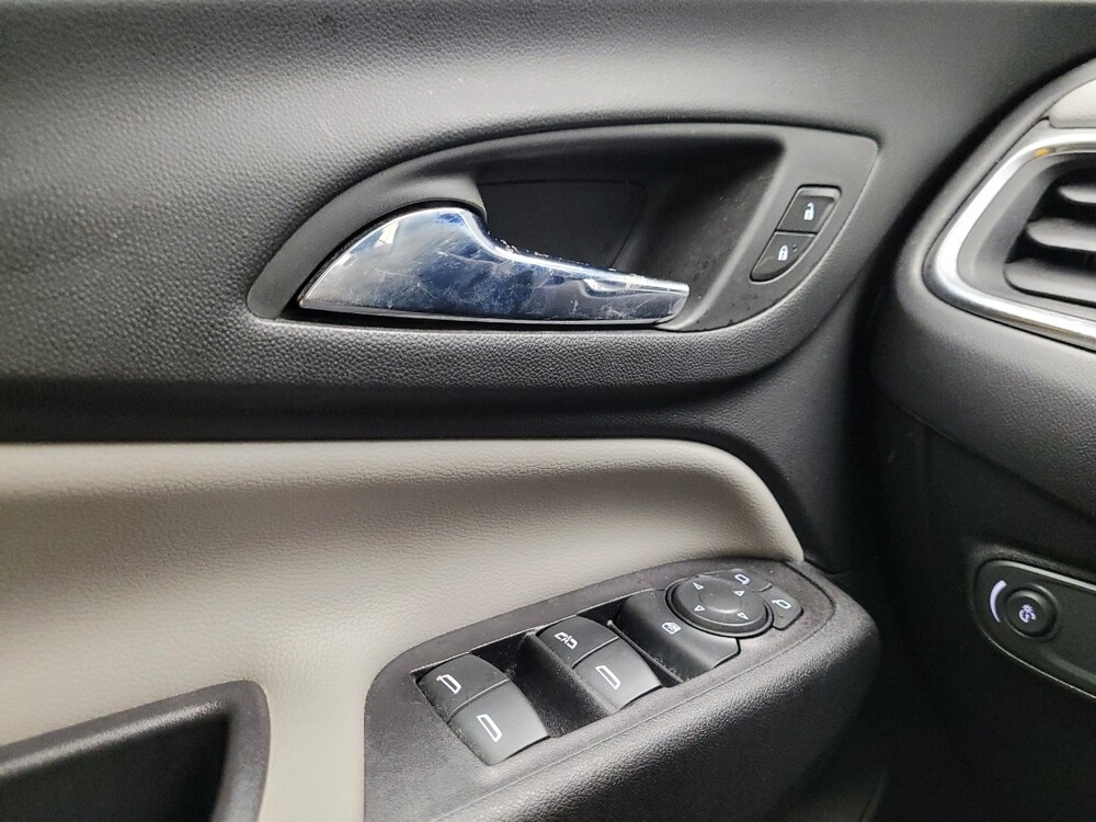 2020 Chevrolet Equinox in Eastpointe, MI 48021 - 18082746 27